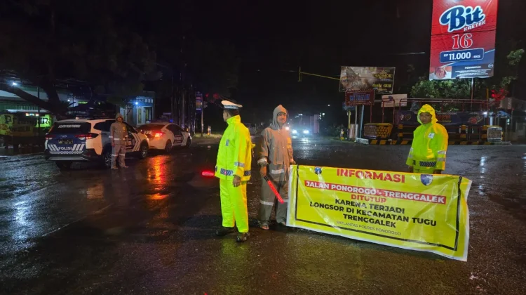 Gegara Longsor, Jalur Utama Ponorogo-Trenggalek Ditutup Total