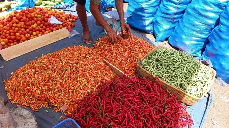 Dinas Perdakop UM Madiun Pantau Bahan Pokok Tiap Hari
