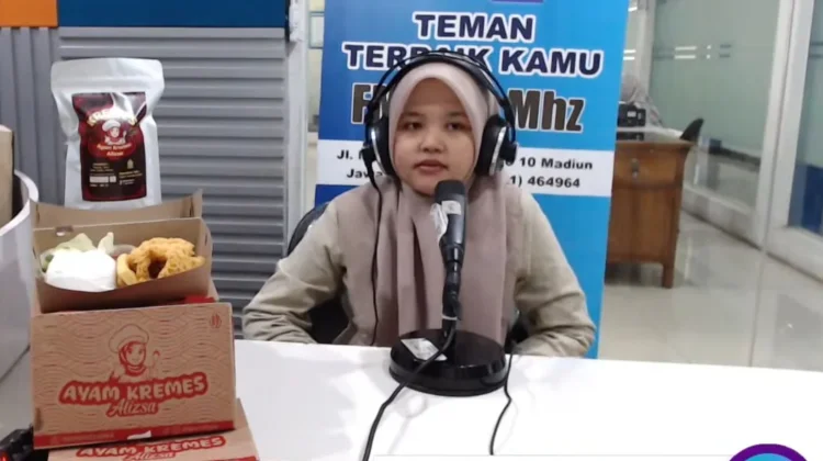 Usia Muda, Aulia Bangun Bisnis Ayam Kremes Alizsa dari Ide Sang Ibu