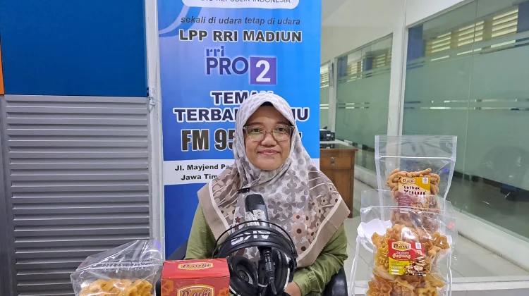 Ketelatenan Jadi Kunci Bisnis Kembang Goyang "D'arki" UMKM Madiun