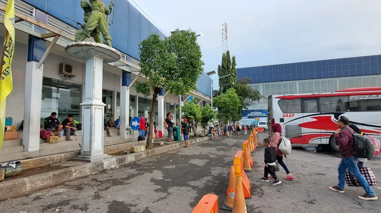Masa Mudik, Anggota DPRD Jatim Diana Sasa Dorong Perbaikan Terminal Maospati