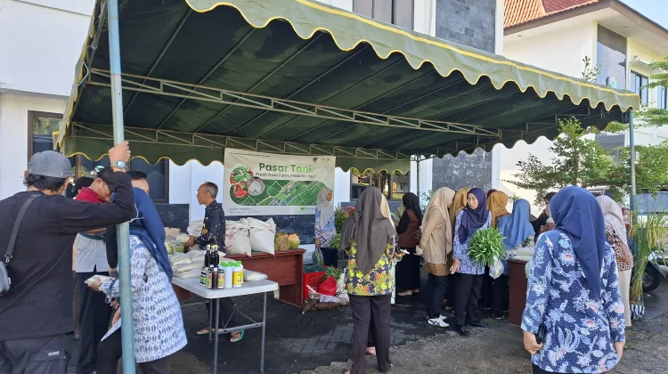 Dinas Ketahanan Pangan dan Pertanian Pacitan Gelar Pasar Tani