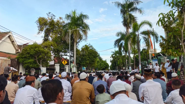 Idulfitri Lebih Awal, Warga Muhammadiyah Padati Islamic Center Kota Madiun