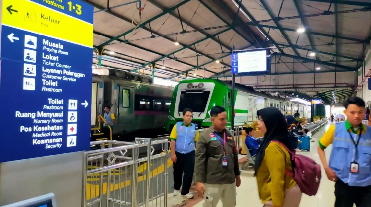 Hari Raya Idul Fitri, Lonjakan Penumpang Masih Padati Stasiun di Daop 7 Madiun