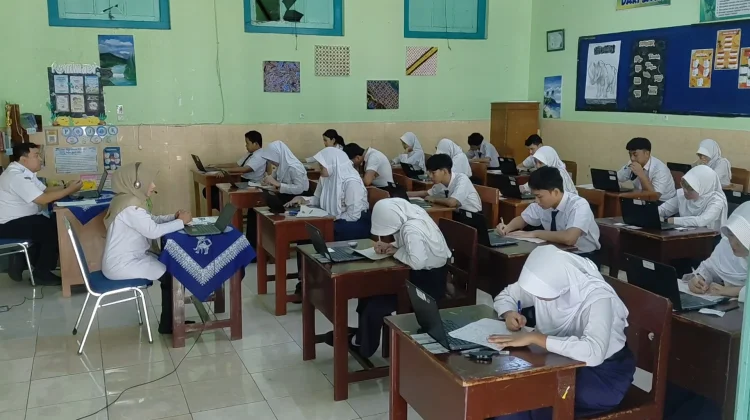 Setiap Siswa Pegang Laptop, Dindik Provinsi Apresiasi TKA di Kota Madiun