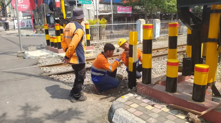 KAI Daop 7 Madiun Lakukan Sterilisasi Jalur di Emplasemen Stasiun Tulungagung