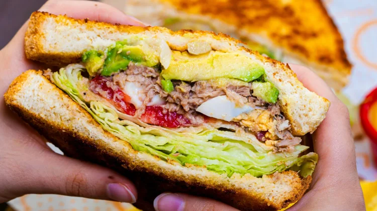 Psikolog Ungkap Beban Mental Sandwich Generation
