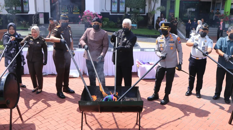 Kapolres Ngawi Hadiri Pemusnahan BB Inkracht 2026 di Kejari