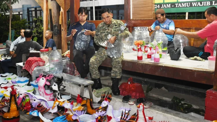 Kreativitas Prajurit TNI di Madiun, Ubah Limbah Plastik Jadi Peluang Usaha