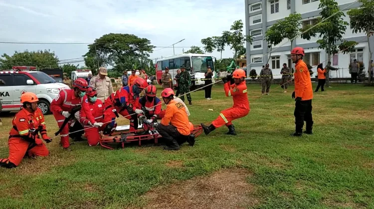 Waspadai Kebakaran, Tim Kesiapsiagaan Bencana Tingkatkan Skill Vertical Rescue