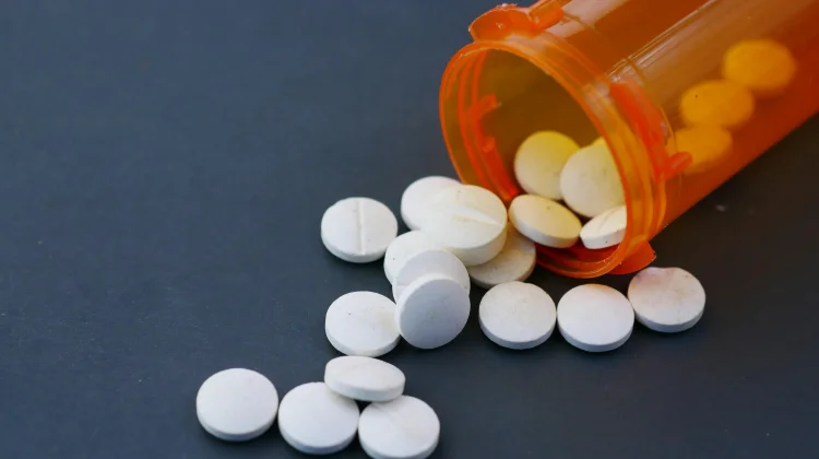 Obat Bebas Bisa Dibeli tanpa Resep, Antibiotik Wajib dengan Resep Dokter!
