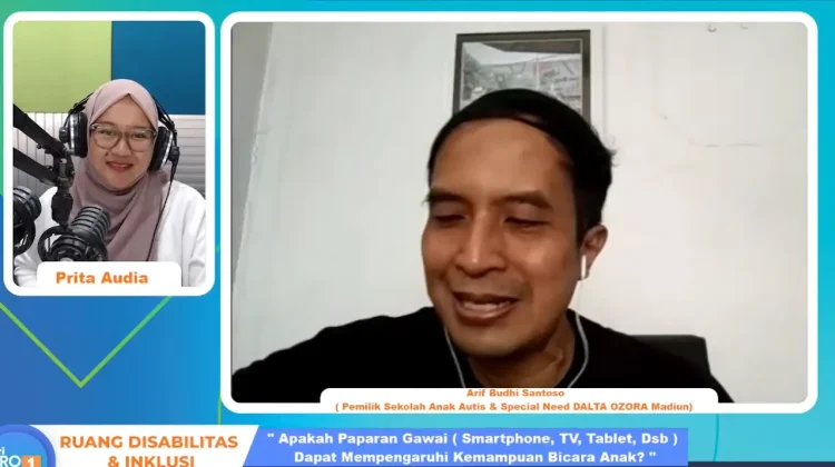 Ahli Ingatkan Bahaya Paparan Gawai pada Anak