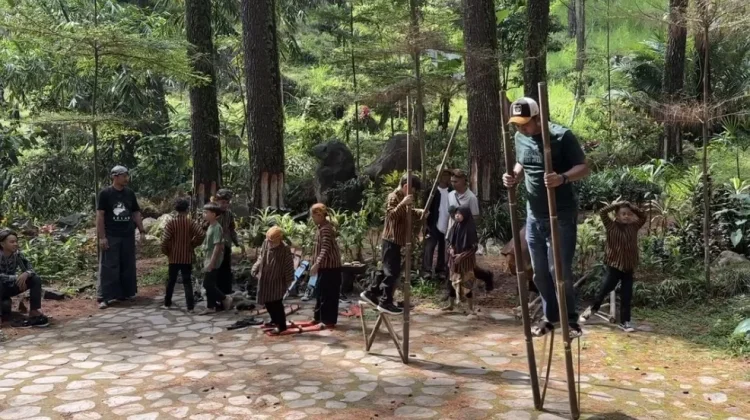 Permainan Tradisional, Daya Tarik Peken Kreatif Gravitasi Bumi Seloondo Ngaw
