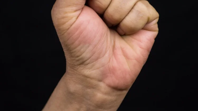 Menggenggam Tangan Kiri, Cara Sederhana Membantu Ingatan