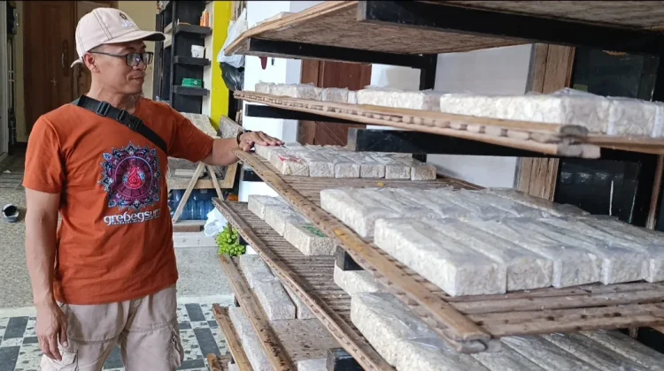 Harga Kedelai Naik, Perajin Tempe di Ponorogo Perkecil Ukuran