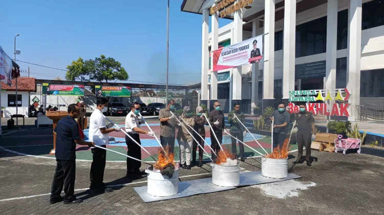 Kejaksaan Ponorogo Musnahkan Barang Bukti, Terbanyak Narkotika