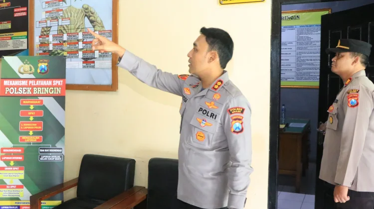 Kunjungan Kerja, Kapolres Ngawi Tekankan Pelayanan dan Kebersihan