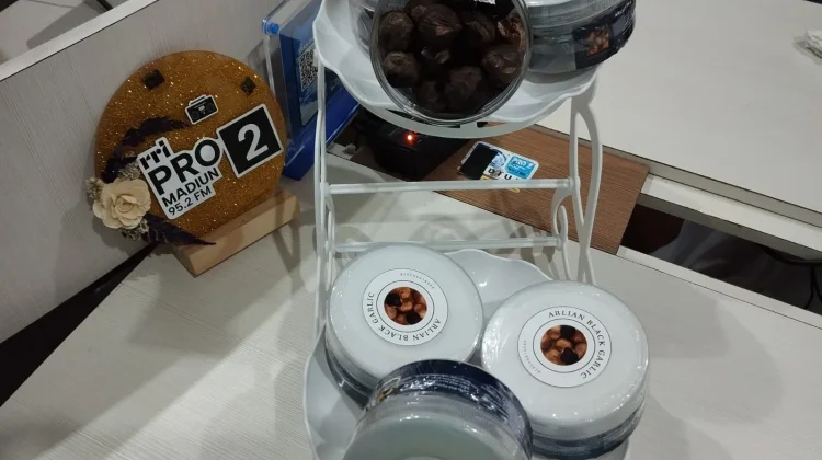Black Garlic Difermentasi 12 Hari Tanpa Bahan Tambahan