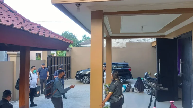 KPK Geledah Rumah Pengusaha di Pacitan, buntut Dugaan Kasus Korupsi Ponorogo