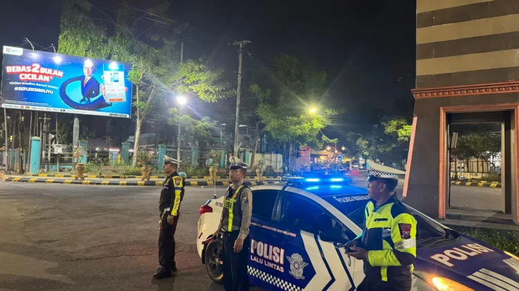 Cegah Balap Liar dan Kriminalitas 3C, Polres Madiun Kota Gelar Patroli Blue Light
