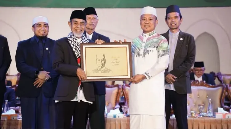 Ribuan Umat Hadiri Tabligh Akbar Peringati 100 Tahun Gontor