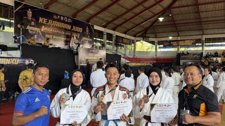 Personel Polres Ngawi Raih Tiga Medali Kejuaraan Judo Kapolda Cup 2026