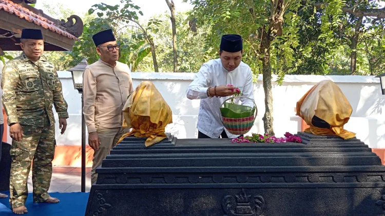 Peringati Hari Jadi ke-108, Forkopimda Kota Madiun Ziarah ke Makam Kuncen dan Taman