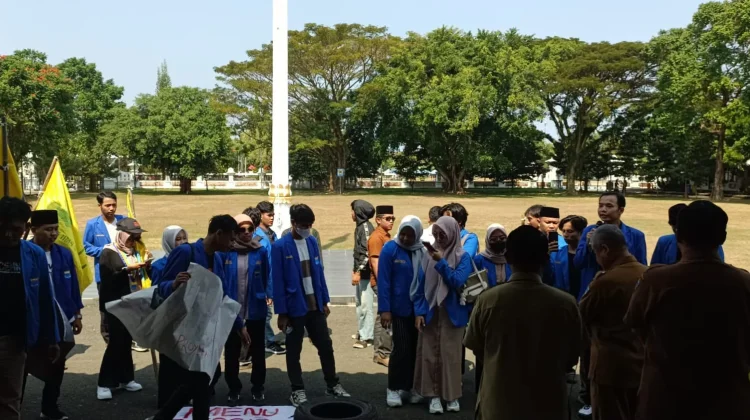 PMII Pacitan Sampaikan Aspirasi, Tuntut Pemkab Evaluasi Pelaksanaan Program MBG