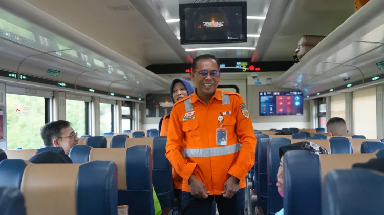 KAI Daop 7 Madiun Berikan Pelayanan Terbaik dan Kemudahan Fasilitas bagi Lansia