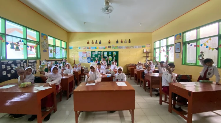 Tumbuhkan Minat Baca, Tim KKN UNS Gelar Gerakan Anak Cinta Literasi di Pacitan