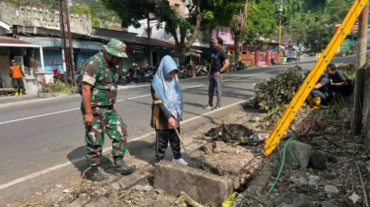 Bupati Magetan Tinjau Pembersihan Kolam Duta dalam Gerakan ASRI