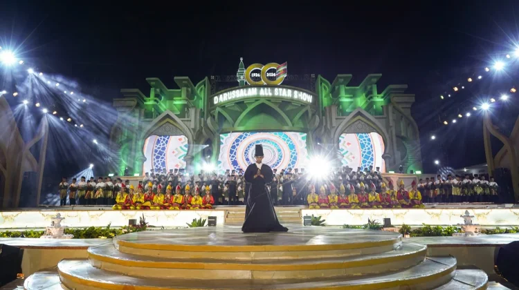 Ribuan Santri dan Guru Unjuk Gigi Event Darussalam All Star Show 100 Tahun Gontor