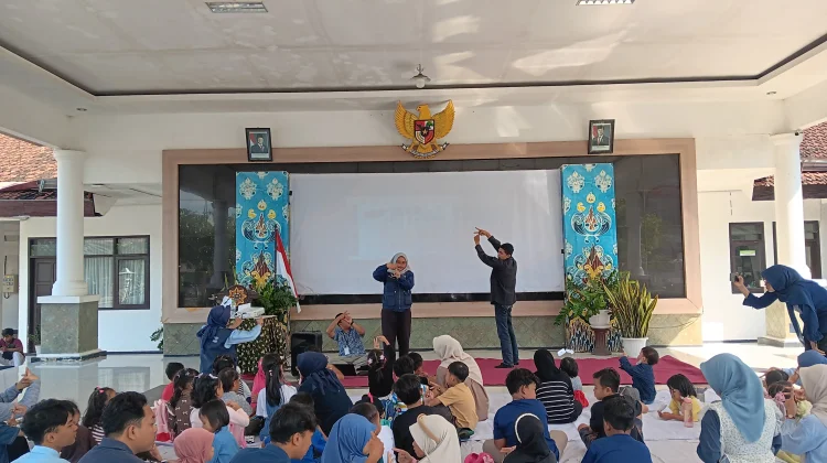 Wujudkan Pendidikan Inklusif, Komunitas PACE Kenalkan Bisindo ke Anak-anak