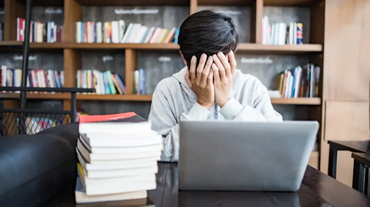 Gagal Masuk Kampus Impian, Berikan Anak Ruang Berduka
