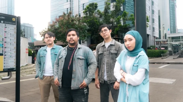 Salsa and Jeans Rilis EP "Space and Sugar", dalam Balutan Pop Organik dan Elektronik