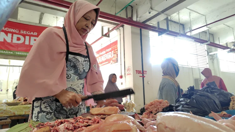 Harga Kebutuhan Pokok di Pasar Besar Ngawi Merosot Imbas Libur MBG
