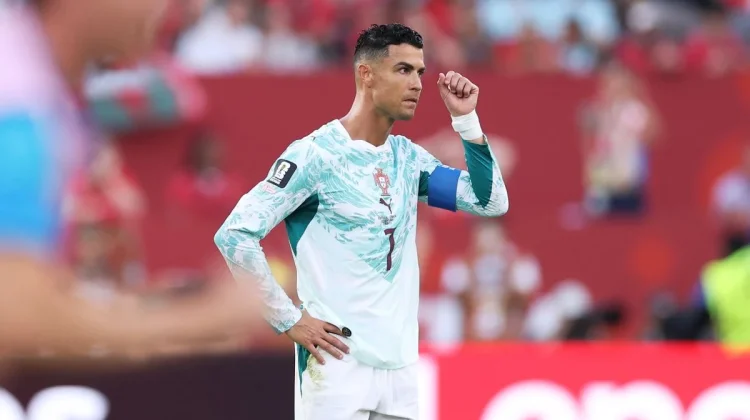 Respon Ronaldo Terkait Kabar Pensiun dari Tim Nasional