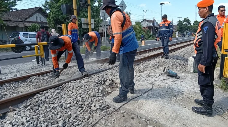 Tingkatkan Keselamatan, KAI Daop 7 Madiun Tutup Perlintasan Sebidang Liar