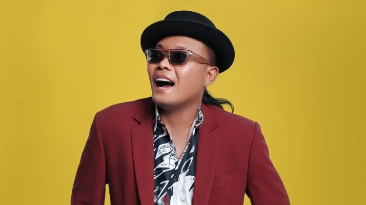 Sule Angkat Fenomena TikTok Live&Sawer Virtual lewat Single Satir "Cewek Komalan"