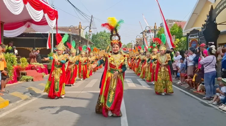 Kirab Budaya Bersih Desa Winongo Tampilkan Kreativitas Tiap RW