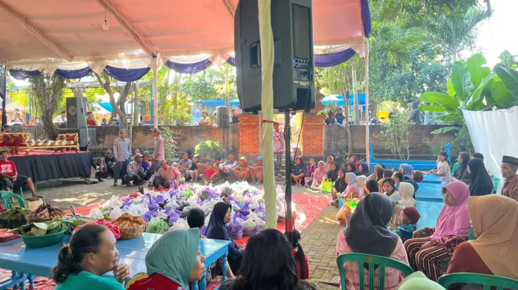 Pemdes Simo Gelar Bersih Desa di Punden Dipo Joyo