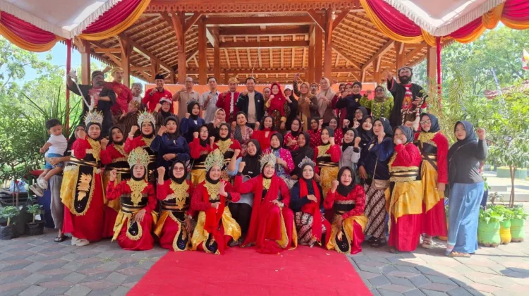 Bersih Desa Kelurahan Manguharjo Dimeriahkan Tari Kolosal dan Ketoprak Mini