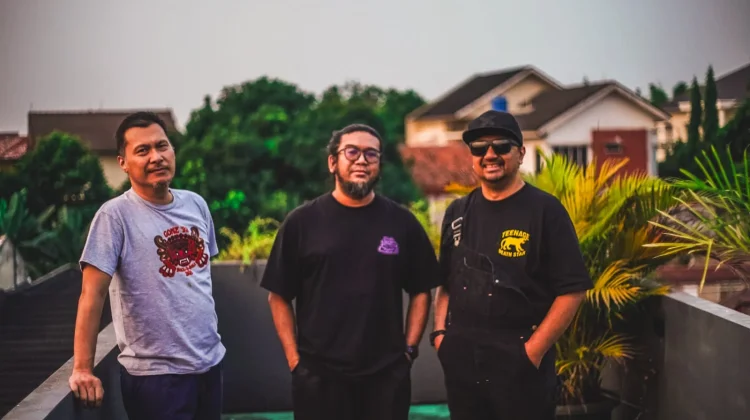 Orkestri Rilis Single "Adarusa", Proyek Instrumental Trio dari Para Personel