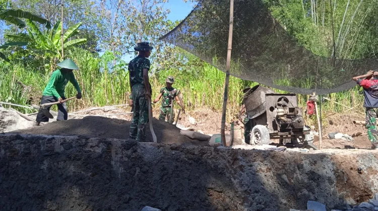 Bisingnya Mesin Molen Jadi Musik Penyemangat TNI dan Warga di TMMD ke-129 Bulu Lor