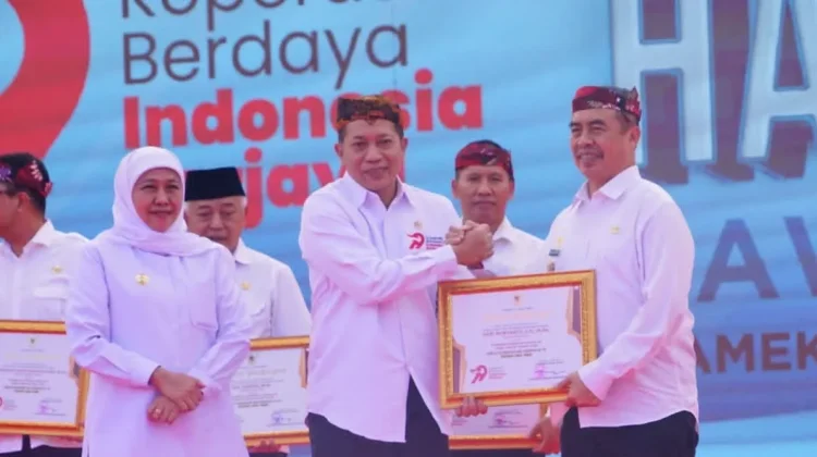 Bupati Madiun Terima Penghargaan Pembina Koperasi Andalan Jatim 2026