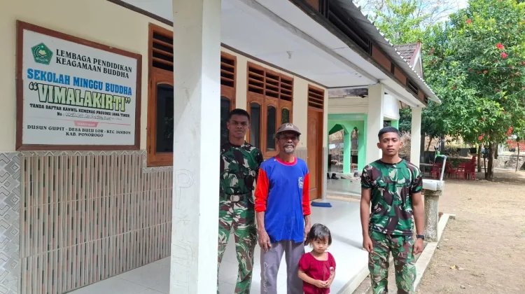 TMMD ke-129 Kodim Ponorogo Bangun Akses Jalan di Depan Vihara Vimalakirti