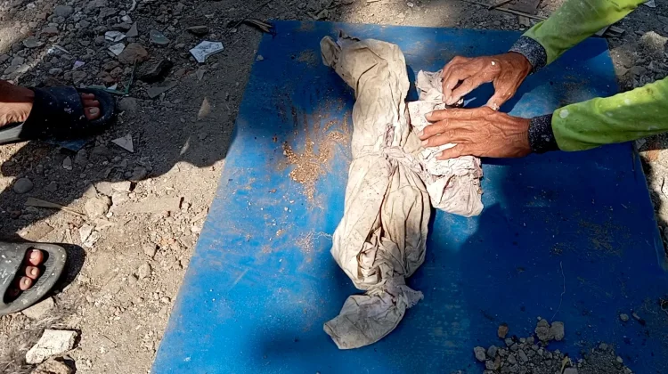 Temuan Dua "Pocong" Gegerkan Warga, Polisi Pastikan Bukan Kerangka Manusia
