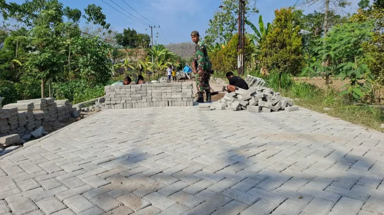 Jalan selesai Dipaving, Warga Bulu Lor Semringah