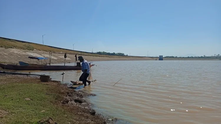 Musim Kemarau, Volume Air Waduk Dawuhan Menyusut