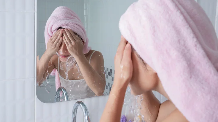 Mitos atau Fakta? Langsung Cuci Muka setelah Olahraga Bikin Flek Hitam